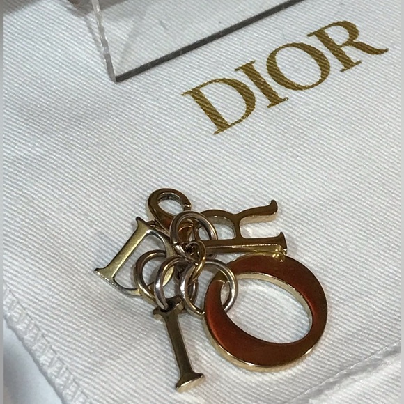 DIOR Cannage Patent Leather Trifold Wallet π€©π₯β€οΈ - Picture 4 of 17